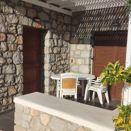 Casa de Férias Vonies Private Stone House Arkasa