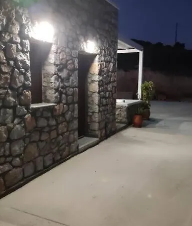 Vonies Private Stone House Ferienhaus *